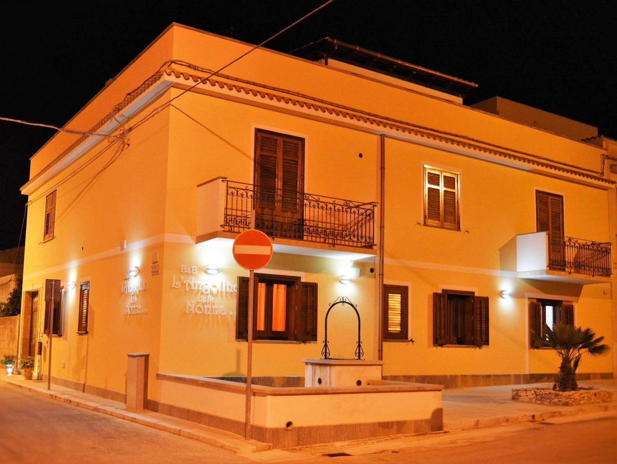 B&B L'Angolino Della Nonna 카스텔루치오 외부 사진